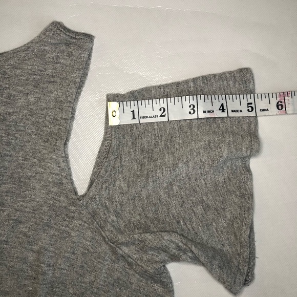 Urban Outfitter’s Kimchi Blue Cold Shoulder Top - Picture 9 of 9